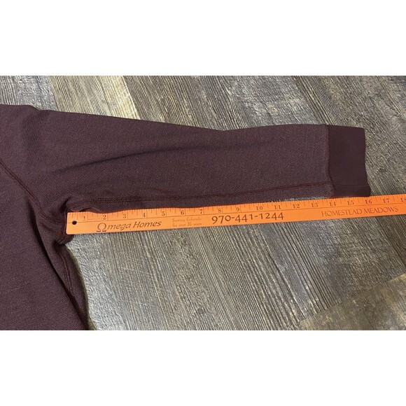 Untuckit Schrock Henley Shirt Size Large Pullover Red Maroon Streetwear Workwear - Picture 8 of 8